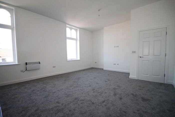 2 Bedroom Flat To Rent In Grimsby Road, Cleethorpes, DN35