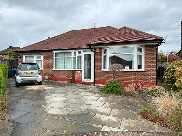 3 Bedroom Detached Bungalow For Sale In Kendal Avenue, Sale, M33