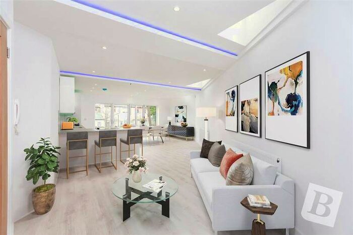 2 Bedroom Semi-Detached House To Rent In Beech Hall Road, Highams Park, E4