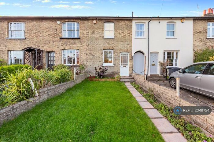 2 Bedroom Terraced House To Rent In Hadley Highstone, Barnet, EN5