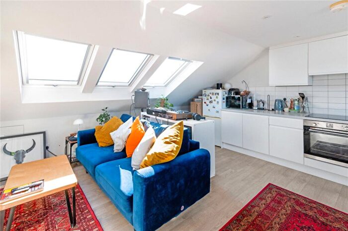 2 Bedroom Apartment To Rent In North Cross Road, East Dulwich, London, SE22