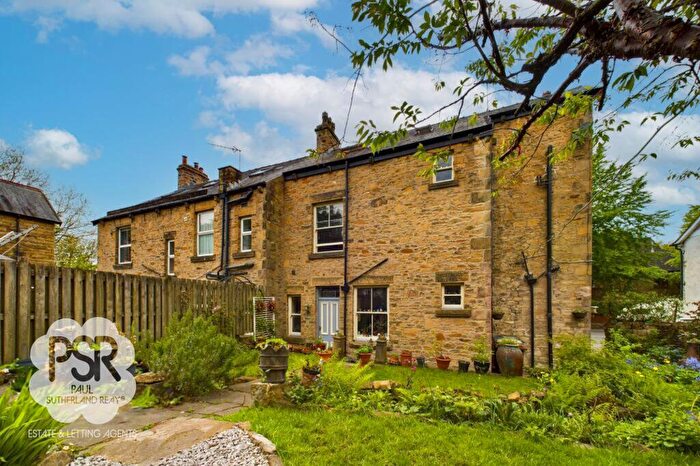 4 Bedroom Semi-Detached House For Sale In Buxton Road, Whaley Bridge, SK23