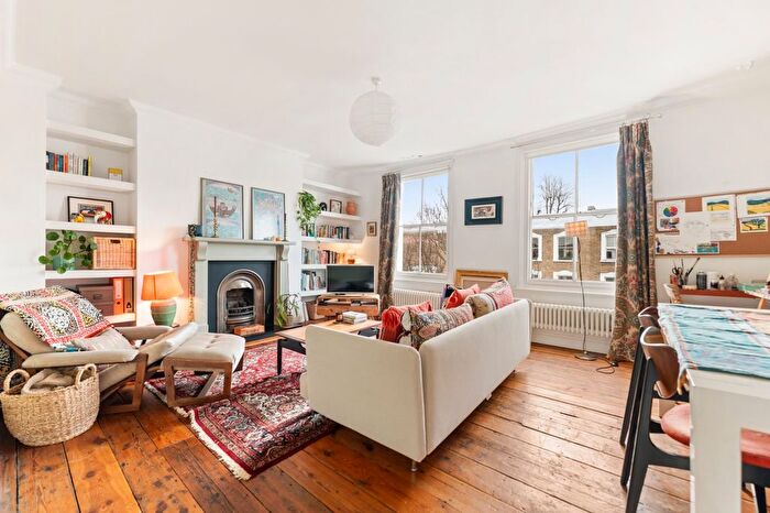 3 Bedroom Flat To Rent In Oakley Road, Islington, N1