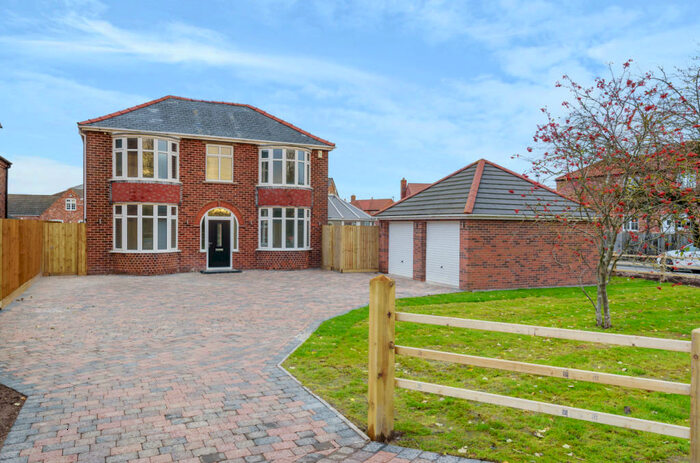 4 Bedroom Detached House For Sale In Fen Road, Frampton Fen, PE20