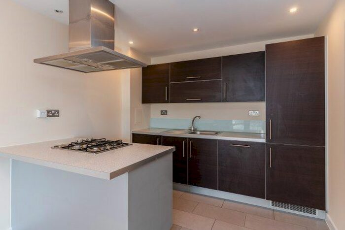 1 Bedroom Flat To Rent In Queen Mary Avenue, London, E18