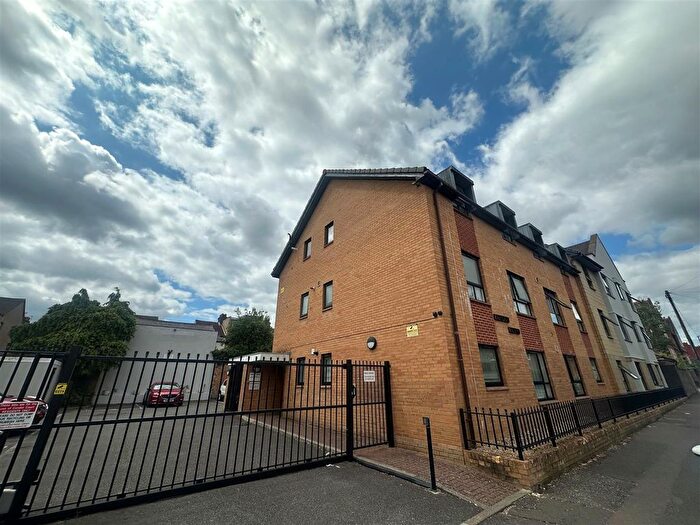 1 Bedroom Flat To Rent In - Gammons Lane, Watford, WD24