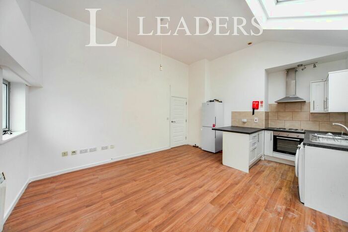 2 Bedroom Flat To Rent In Cardiff Road, Luton, LU1