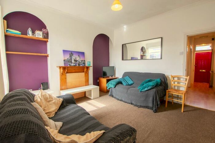 4 Bedroom Terraced House To Rent In Leslie Road, B15