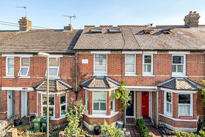 3 Bedroom Detached House For Sale In Glebeland Gardens, Shepperton, TW17