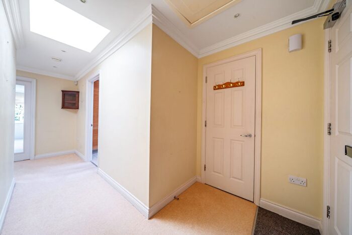2 Bedroom Flat For Sale In Church Road, Esher, KT10