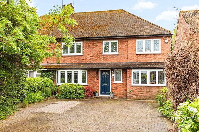 5 Bedroom Semi-detached House For Sale In Weald Hall Lane, Thornwood, CM16