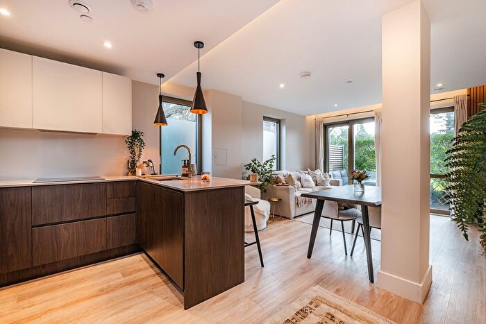 1 Bedroom Flat To Rent In Edna Road, London, SW20