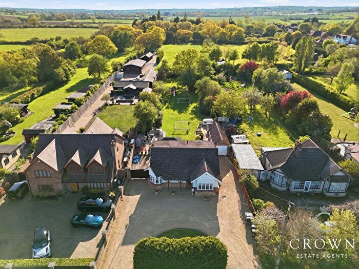 4 Bedroom Detached House For Sale In Church Road, Ramsden Bellhouse, Billericay, CM11