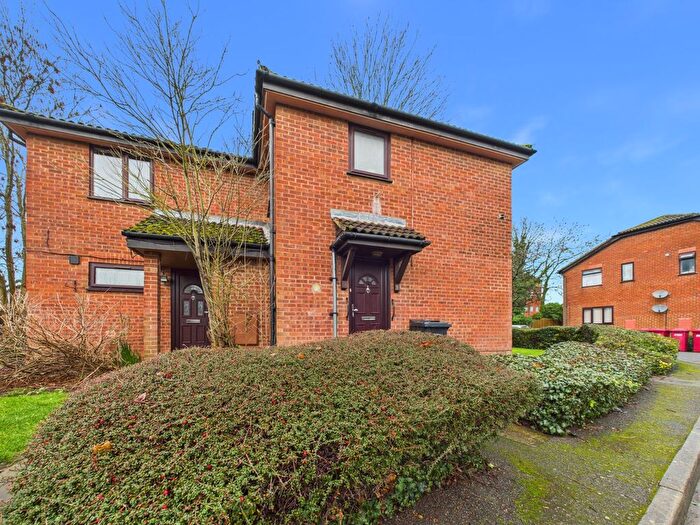 1 Bedroom End Of Terrace House For Sale In Mountbatten Close, Slough, Berkshire, SL1