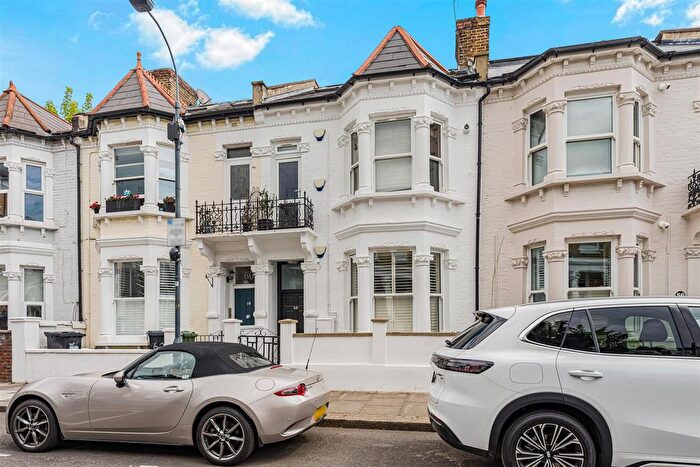 2 Bedroom Flat For Sale In Mirabel Road, Fulham, SW6