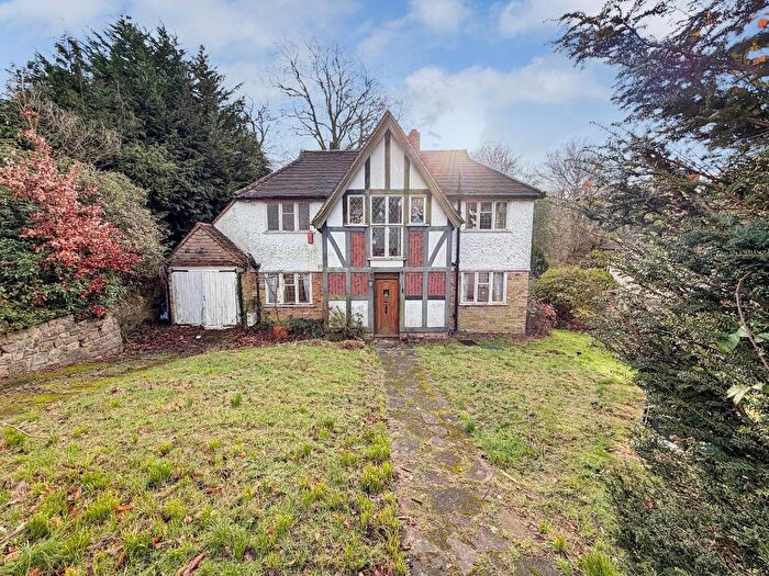 3 Bedroom Detached House For Sale In Ballards Way, South Croydon, CR0