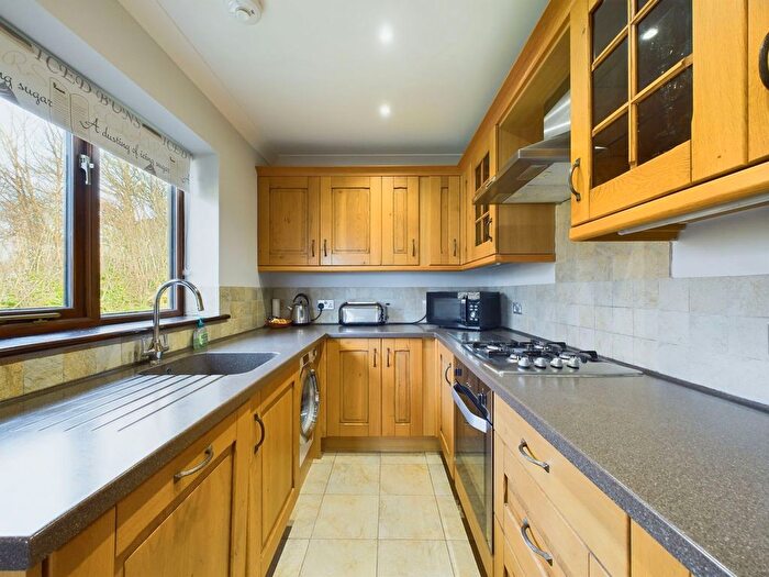 2 Bedroom Detached House For Sale In Green Acres, Par, PL24