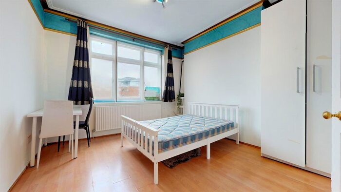 3 Bedroom Flat To Rent In Talgarth Road, London, W14