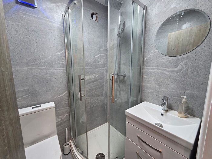 Studio To Rent In Fernhill Road, Farnborough, GU14