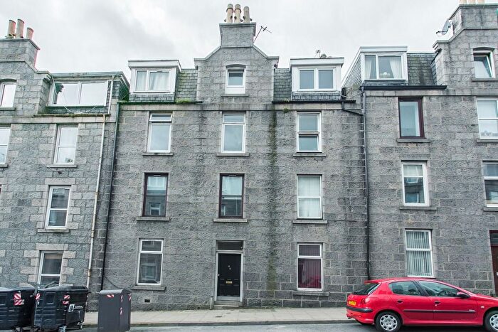 2 Bedroom Flat To Rent In Esslemont Avenue, Rosemount, Aberdeen, AB25
