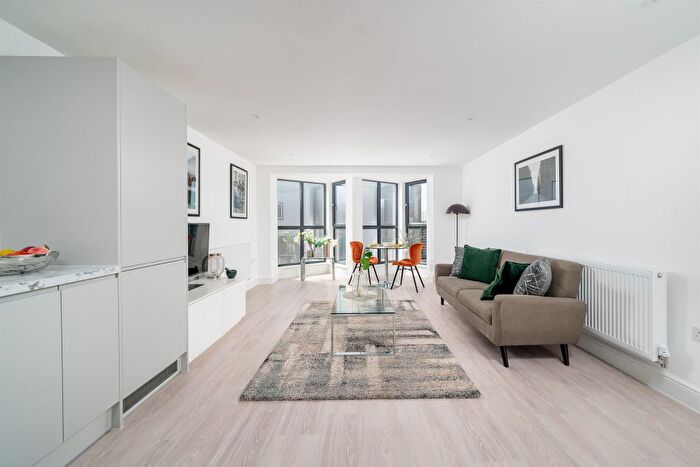 1 Bedroom Flat For Sale In Cambridge Place, Aylesbury, HP20