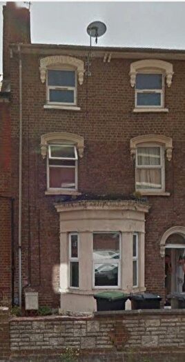 Studio To Rent In Rothesay Road, Luton, LU1