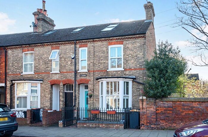 4 Bedroom End Terrace House For Sale In Howbury Street, Bedford, MK40