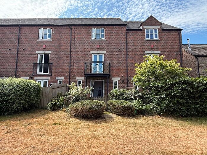 3 Bedroom Town House To Rent In Geoffrey Farrant Walk, Taunton, TA1