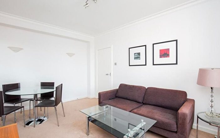 2 Bedroom Flat To Rent In Weymouth Street, Marylebone, London, W1W
