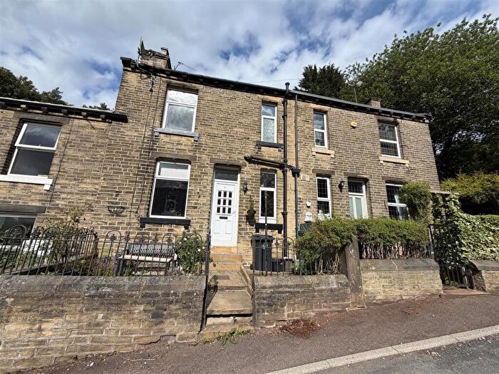 1 Bedroom Cottage To Rent In Trooper Lane, Halifax, HX3