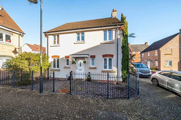 4 Bedroom Detached House For Sale In Piernik Close, Haydon End, Swindon, SN25