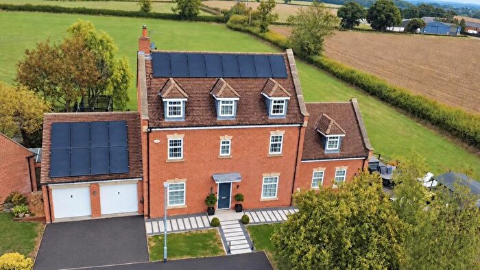 5 Bedroom Detached House For Sale In Hares Run, Mawsley, Northamptonshire, NN14