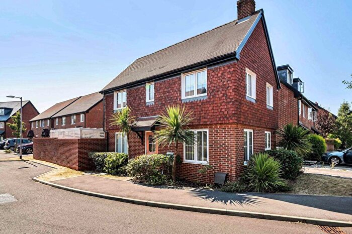 3 Bedroom Detached House For Sale In Badgers Bolt, Colden Common, SO21