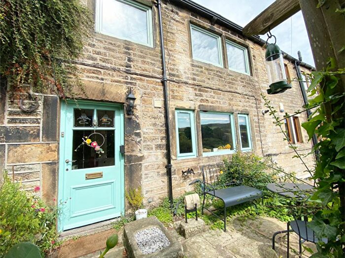 3 Bedroom Cottage For Sale In Woodhead Road, Holmbridge, HD9