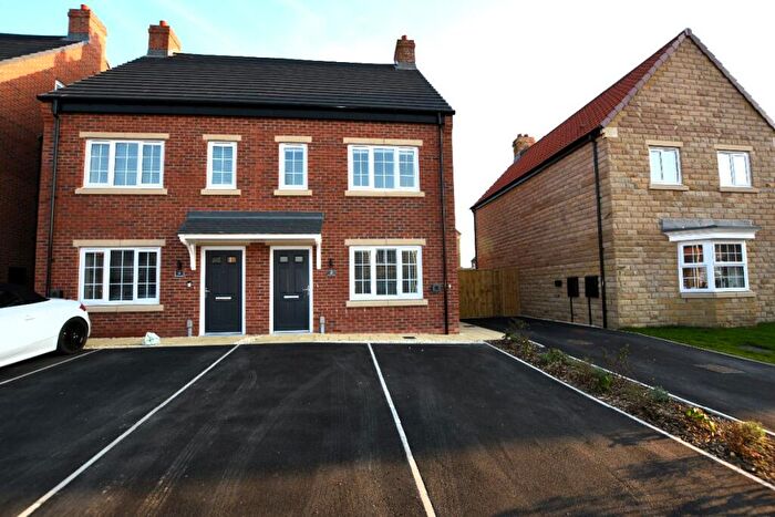 3 Bedroom Semi-Detached House To Rent In De Matteis Close, S26