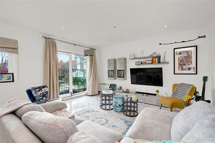 2 Bedroom Flat For Sale In Drayton Gardens, London, SW10