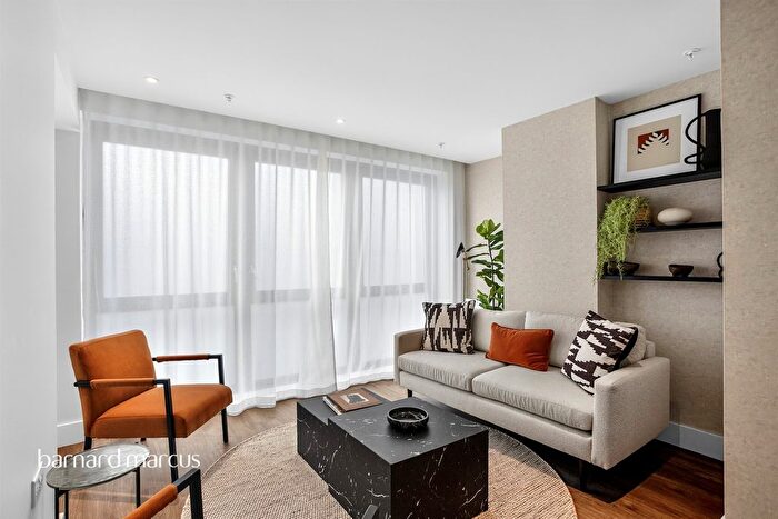 2 Bedroom Flat For Sale In Poplar Walk, Croydon, CR0