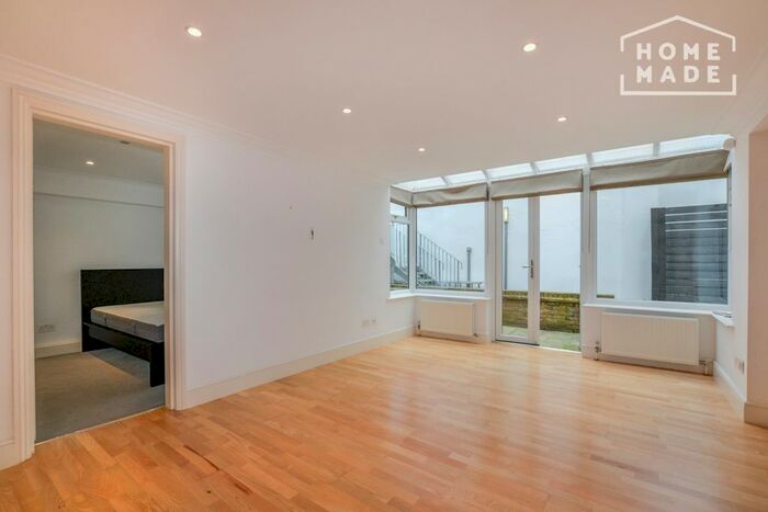 1 Bedroom Flat To Rent In Claremont Court, Marylebone, W1H