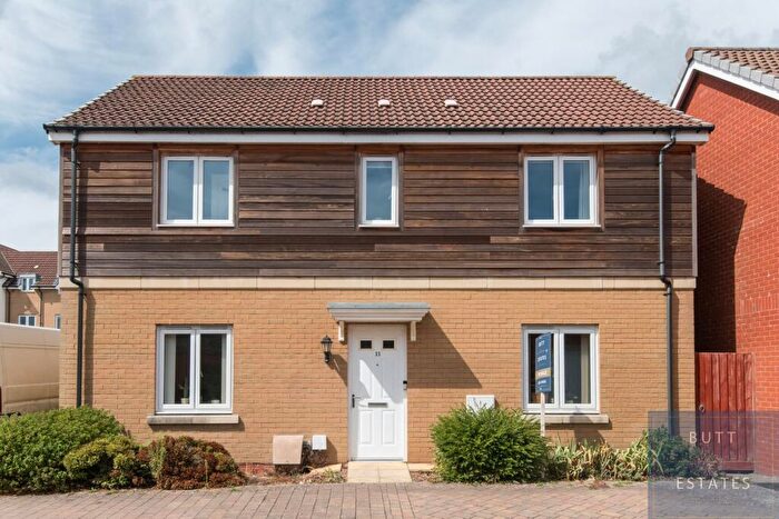 4 Bedroom Detached House For Sale In Victory Drive, Exeter, EX2