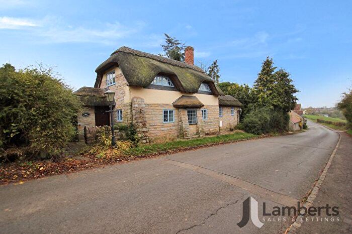 4 Bedroom Cottage For Sale In Ardens Grafton, Alcester, B49
