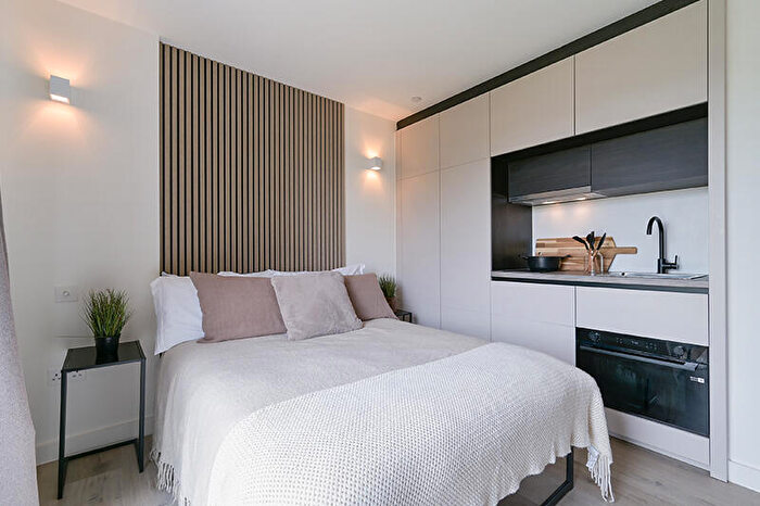 Studio To Rent In Ferme House, Greenhill Way, Harrow, HA1
