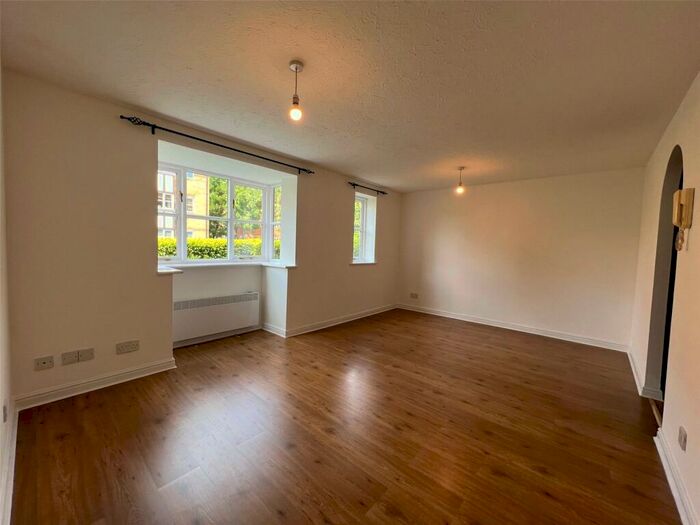 2 Bedroom Apartment To Rent In Artesian Grove, New Barnet, EN5