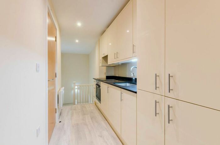 1 Bedroom Studio To Rent In Brixton Road, Brixton, London, SW9