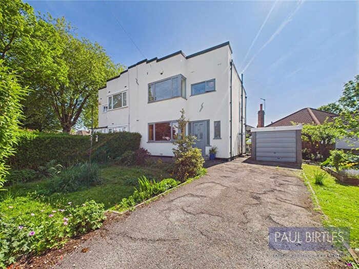 3 Bedroom Semi-Detached House For Sale In Millford Avenue, Flixton, Trafford, M41