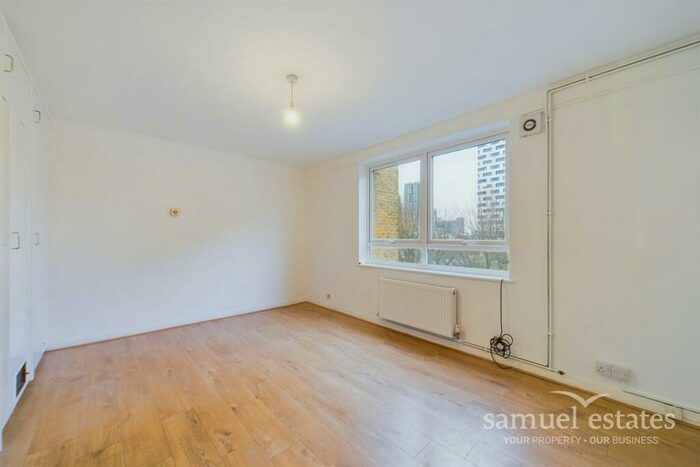 Flat To Rent In Harrington Court, Altyre Road, Croydon, CR0