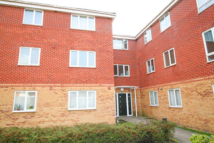 2 Bedroom Flat To Rent In Oliver Court, Slough., SL1
