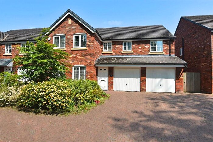 5 Bedroom Detached House For Sale In Cotton Field Road, Holmes Chapel, CW4
