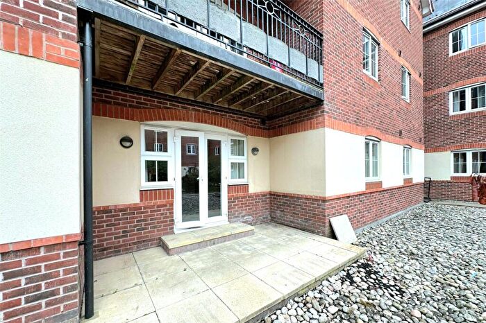 2 Bedroom Flat For Sale In London Road, Camberley, Surrey, GU15
