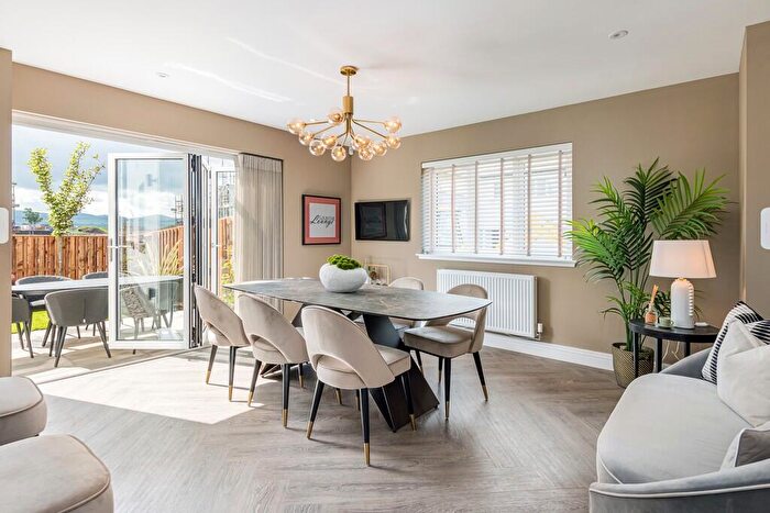 4 Bedroom Detached House For Sale In Turnhouse Road, Edinburgh, EH12