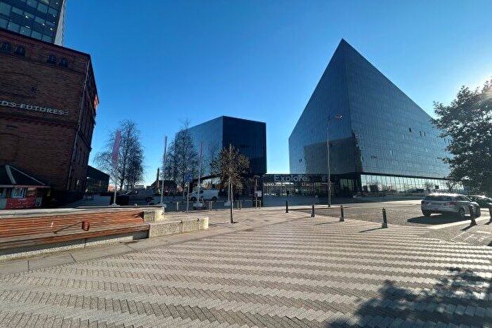 2 Bedroom Flat To Rent In Mann Island, Liverpool, L3